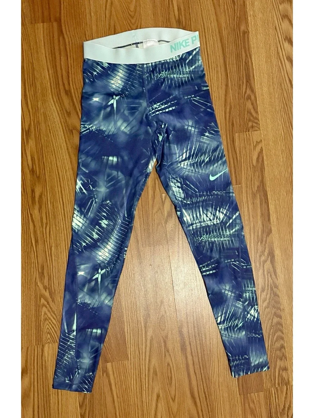 Nike Pro Leggings Women’s Small